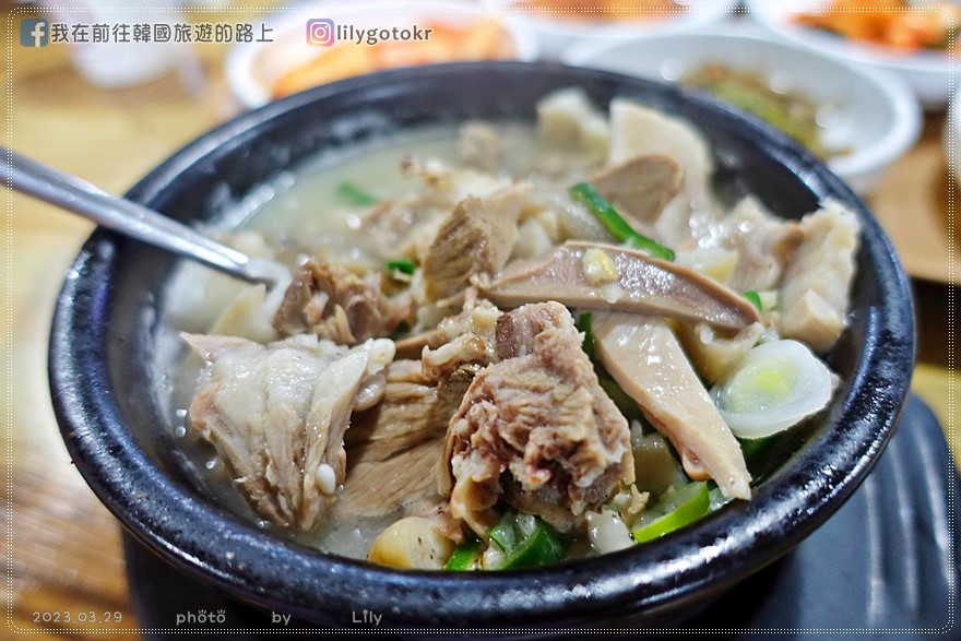 57)慶尚北道．慶州｜草梁豬肉湯飯菜包肉(초량돼지국밥보쌈)料多好吃的豬肉湯飯，連小菜種類也多 @我在前往韓國旅遊的路上