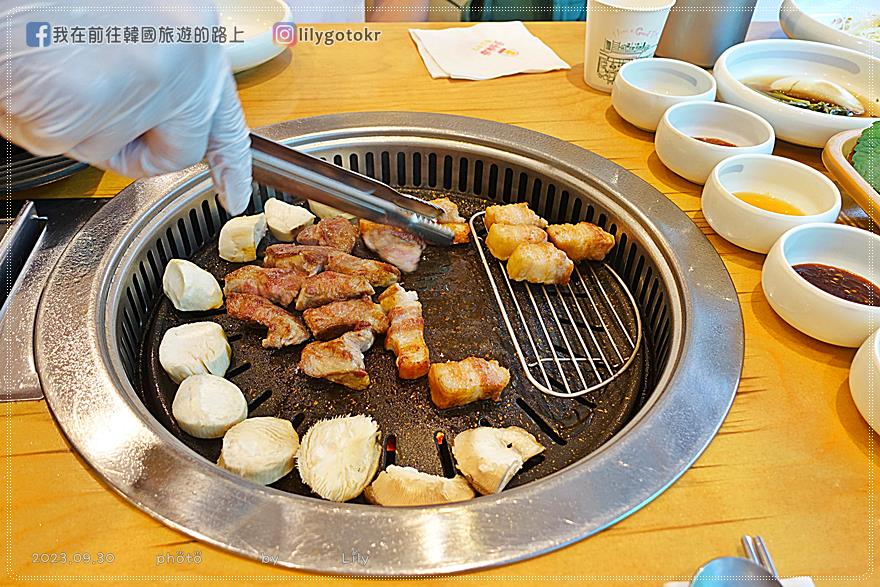 60)首爾．明洞｜黃金牧場(黃今木將)明洞總店，有桌邊烤肉服務輕鬆享用 @我在前往韓國旅遊的路上