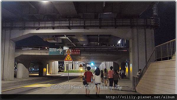 ②首爾．高速巴士客運站｜夏日相約到「盤浦大橋」看彩虹音樂噴泉 @我在前往韓國旅遊的路上