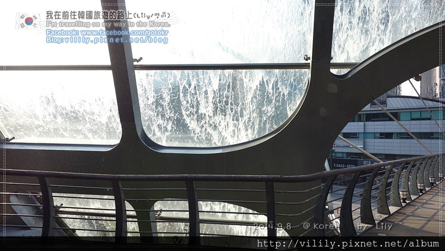 ⑪首爾．南部客運站｜江南新賣點~韓國首座「水幕藝術天橋」流動的水幕瀑布 @我在前往韓國旅遊的路上