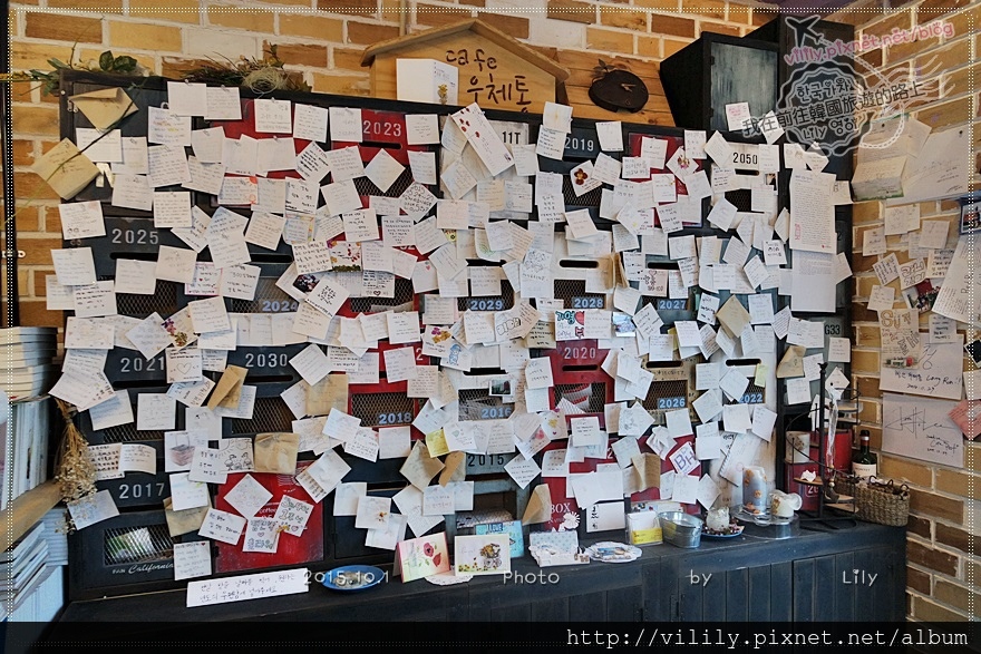 ⑳(已歇業)濟州．西歸浦｜紅色郵筒咖啡館(빨간우체통)寄張手寫明信片給未來的自己 @我在前往韓國旅遊的路上