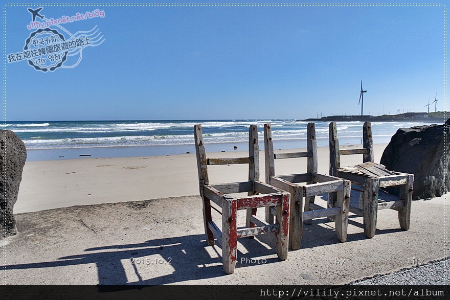⑳濟州．濟州市｜到濟州一定要來的「月汀里海邊」尋找浪漫小木椅、海邊放空喝咖啡 @我在前往韓國旅遊的路上
