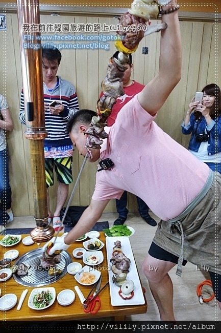 ㉞濟州市｜日昇食堂(해오름)巨無霸烤黑豬肉串，一次滿足多種部位黑豬肉，藝人也抵擋不住的美味 @我在前往韓國旅遊的路上