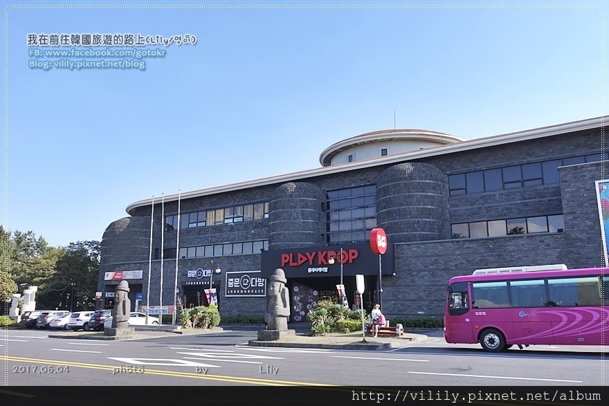 ㉞(已歇業)濟州．西歸浦｜香蕉牛奶咖啡廳(YELLOW CAFE)～超大間、週邊商品更多 @我在前往韓國旅遊的路上