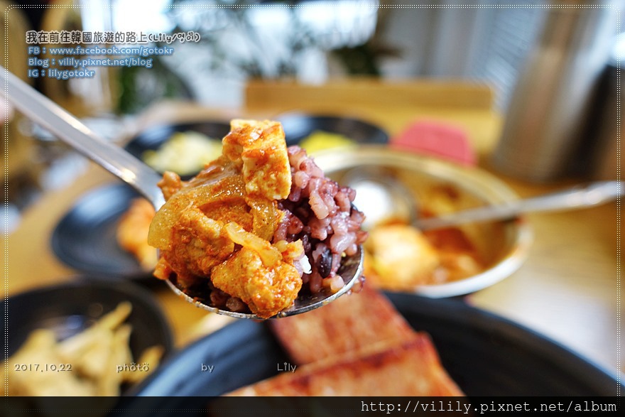 ㊱首爾．弘大站｜一人友善食堂吃好吃飽「飯匠人豬肉鍋(밥장인돼지찌개)」 @我在前往韓國旅遊的路上