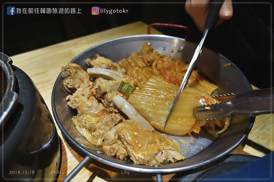 ㊼首爾．弘大｜50g(오십그램)燉排骨泡菜鍋與起司馬鈴薯的絕配好味 @我在前往韓國旅遊的路上